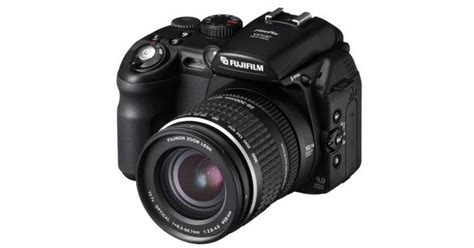 Fujifilm FinePix S9500 Review .